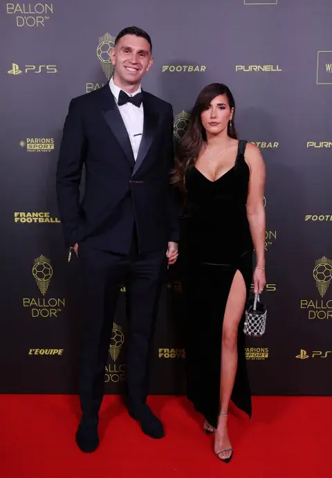 Dibu Martínez y su esposa, Mandinha Martínez. Dibu Martínez y su esposa, Mandinha Martínez.
