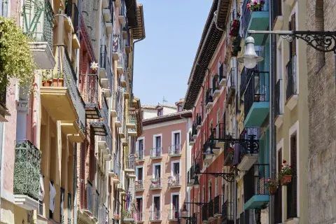 Las hermosas calles del casco antiguo de Pamplona. Las hermosas calles del casco antiguo de Pamplona.