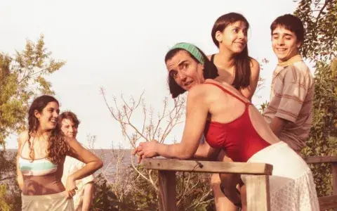 La casa del río, todos los domingos a las 16 en Timbre 4. La casa del río, todos los domingos a las 16 en Timbre 4.