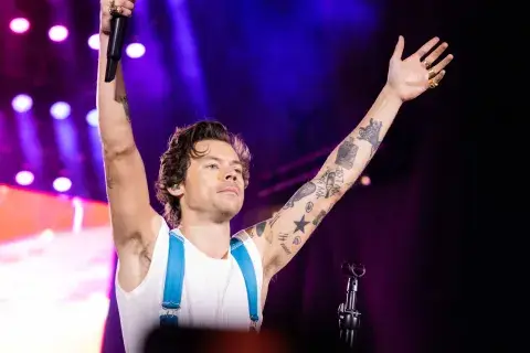 Harry Styles en River. Harry Styles en River.