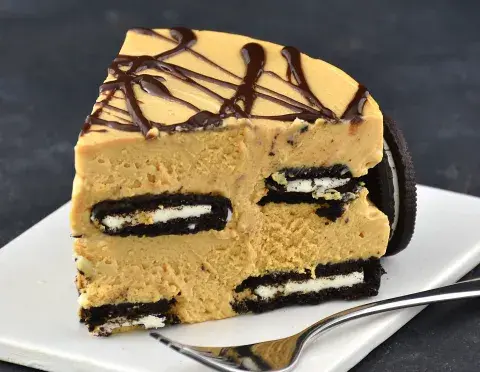 Juliana Herrera Dappe es la pastelera detrás de este tremendo cheescake de dulce de leche. Juliana Herrera Dappe es la pastelera detrás de este tremendo cheescake de dulce de leche.