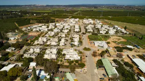 Vista aérea de una aldea rural en Israel.