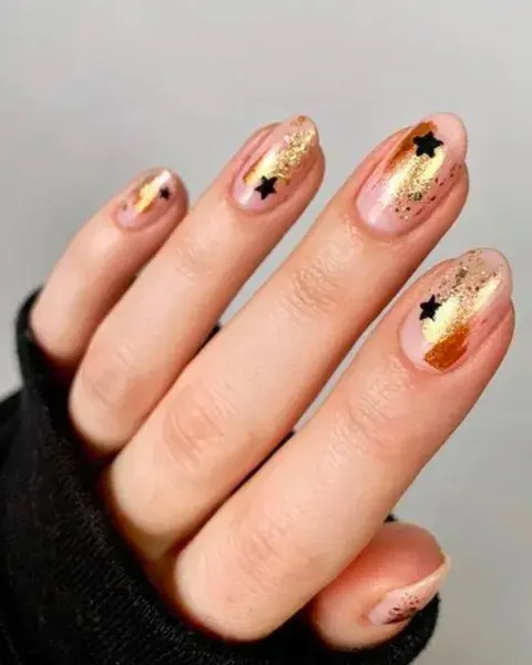 Jugar con una base transparente le da un toque de elegancia y glamour que nunca falla. Jugar con una base transparente le da un toque de elegancia y glamour que nunca falla.