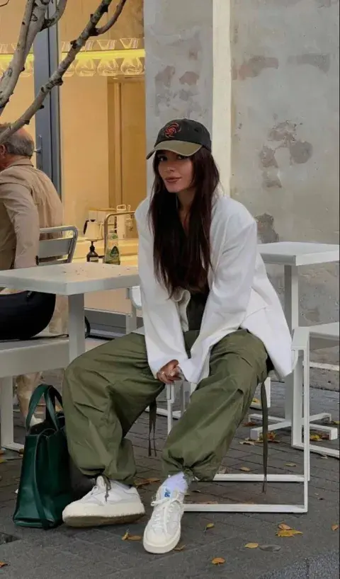Sporty con un toque sastrero. El mix de tendencias siempre va! Sporty con un toque sastrero. El mix de tendencias siempre va!
