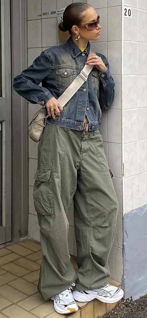 La chaqueta de denim es un item infaltable en el guadaropas. La chaqueta de denim es un item infaltable en el guadaropas.