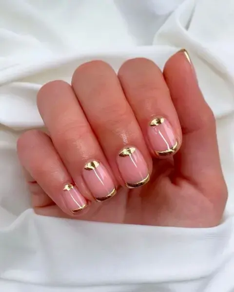 Las uñas francesitas es uno de los diseños 2023 y hacerlas en dorado les da ese toque de fin de año. Las uñas francesitas es uno de los diseños 2023 y hacerlas en dorado les da ese toque de fin de año.