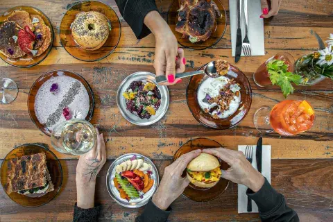 avg_electric_cafe_brunch.jpg
