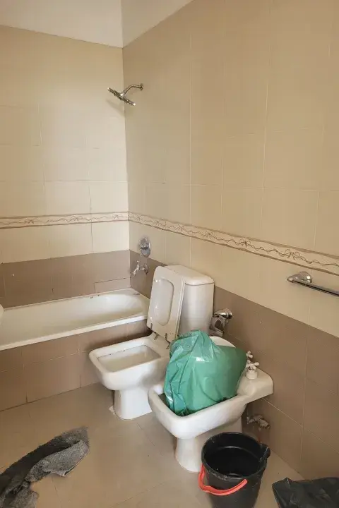 Baño, antes de ser reformado. Baño, antes de ser reformado.