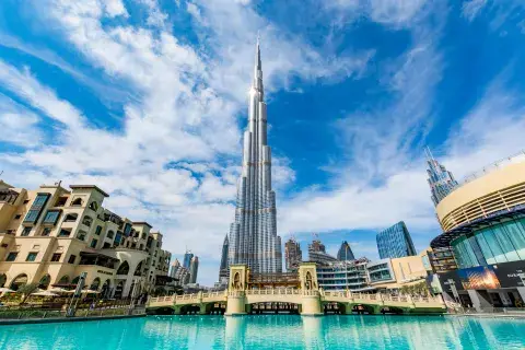 Burj Khalifa: el edificio más alto. Burj Khalifa: el edificio más alto.