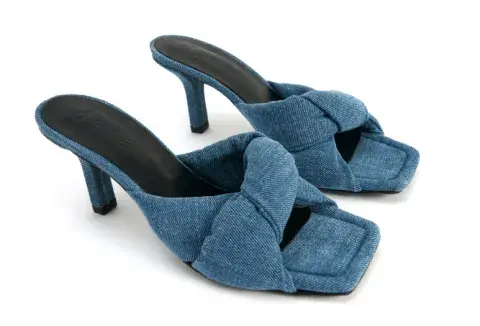 Dera, $81.900 Dera, $81.900