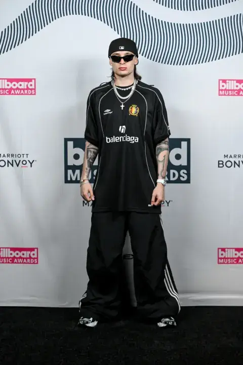 Peso Pluma en los Billboard Music Awards 2023. Peso Pluma en los Billboard Music Awards 2023.