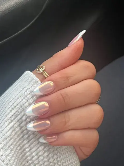 Uñas cromadas: así es el diseño vibrante y sofisticado que no te podés perder. Uñas cromadas: así es el diseño vibrante y sofisticado que no te podés perder.