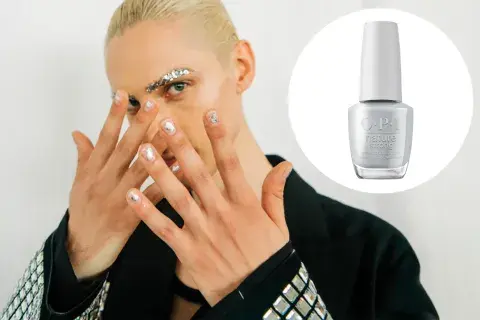 Esmalte plateado & vegano (Opi, $5300). Esmalte plateado & vegano (Opi, $5300).