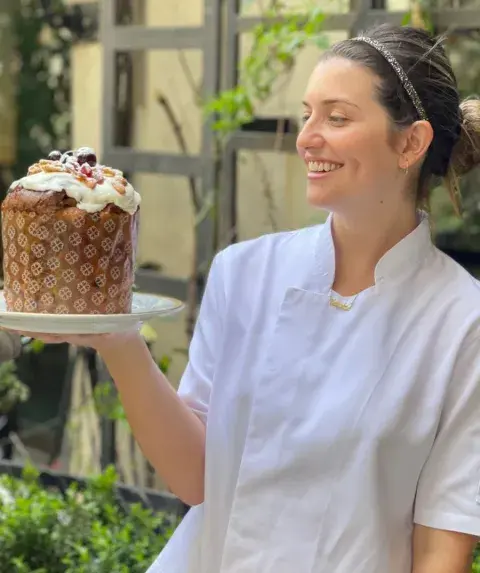 Trinidad Batesteza, sous chef pastelera del Hotel Alvear Palace, comparte su receta de pan dulce. Trinidad Batesteza, sous chef pastelera del Hotel Alvear Palace, comparte su receta de pan dulce.