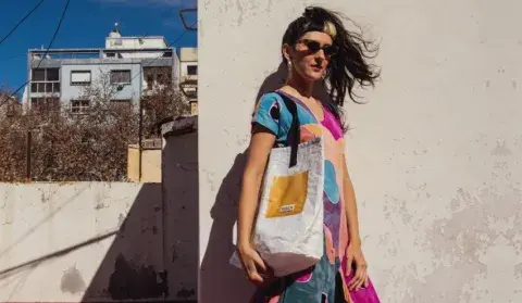 La diseñadora mendocina Pía García Balaguer transforma desechos de la industria fast fashion y crea nuevos objetos de diseño con valor agregado. La diseñadora mendocina Pía García Balaguer transforma desechos de la industria fast fashion y crea nuevos objetos de diseño con valor agregado.