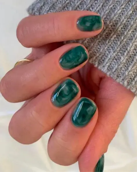 Si te divierten las uñas maramoladas, esa también es una opción genial. Si te divierten las uñas maramoladas, esa también es una opción genial.