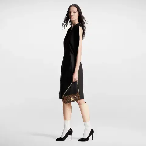 Louis Vuitton y sus atrevidas botas de ilusión óptica.