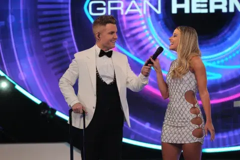 Así ingresaba Zöe Bogach a la casa de Gran Hermano. Así ingresaba Zöe Bogach a la casa de Gran Hermano.