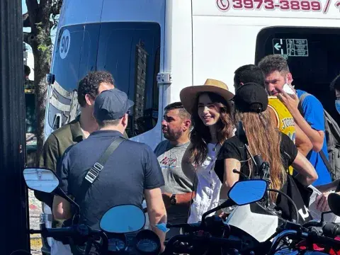 Una de las fotos que se viralizó en redes y alertó a los fans de que Lily Collins estaba en Buenos Aires. Una de las fotos que se viralizó en redes y alertó a los fans de que Lily Collins estaba en Buenos Aires.