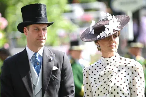 Cómo se conocieron Kate Middleton y el príncipe William en la realidad. Cómo se conocieron Kate Middleton y el príncipe William en la realidad.