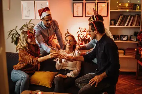 5 consejos para presentar a tu pareja en las fiestas. 5 consejos para presentar a tu pareja en las fiestas.