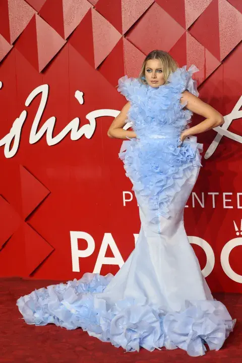 Tasha Ghouri en la alfombra roja de los Fashion Awards 2023. Tasha Ghouri en la alfombra roja de los Fashion Awards 2023.