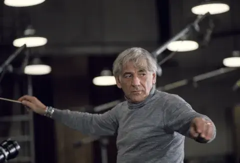 La verdadera historia de Leonard Bernstein.