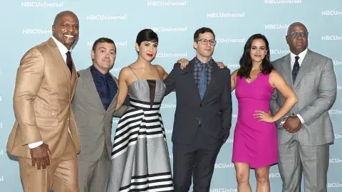 Andre Braugher junto a sus compañeros de Brooklyn Nine-Nine. Andre Braugher junto a sus compañeros de Brooklyn Nine-Nine.