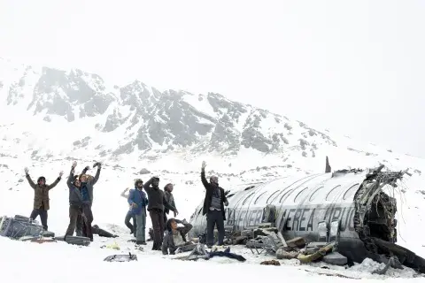 La sociedad de la nieve, una de las películas que estrena Netflix en enero de 2024. La sociedad de la nieve, una de las películas que estrena Netflix en enero de 2024.