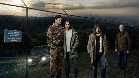 El elenco de la temporada 2 de The Missing. El elenco de la temporada 2 de The Missing.