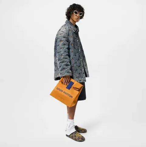 El bolso de lujo para sándwich de Louis Vuitton. El bolso de lujo para sándwich de Louis Vuitton.