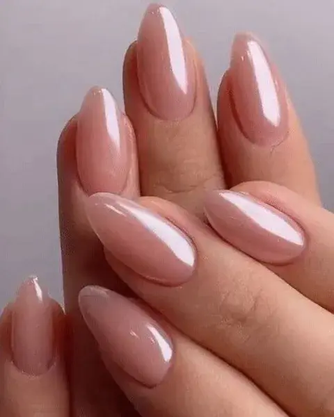 En tono rosa claro y brillante, este fue uno de los diseños tendencia de finales de 2023.