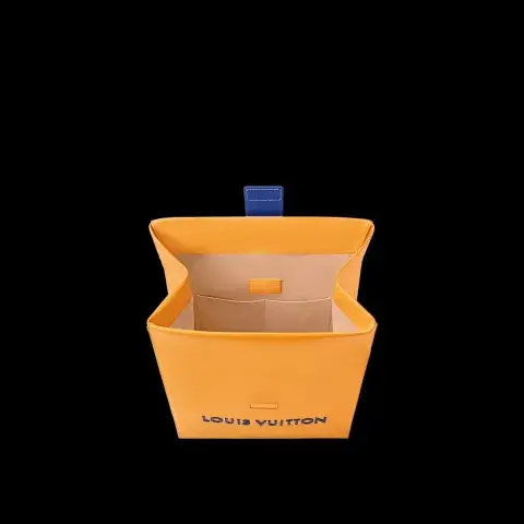 El bolso de lujo para sándwich de Louis Vuitton. El bolso de lujo para sándwich de Louis Vuitton.