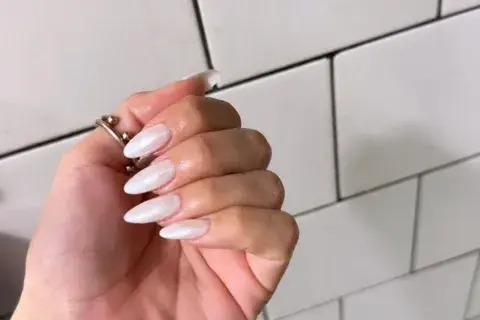 Uñas unicornio por la China Suárez