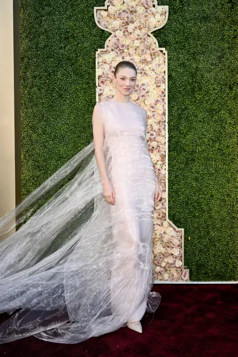Hunter Schafer en la alfombra roja de los Golden Globes 2024. Hunter Schafer en la alfombra roja de los Golden Globes 2024.