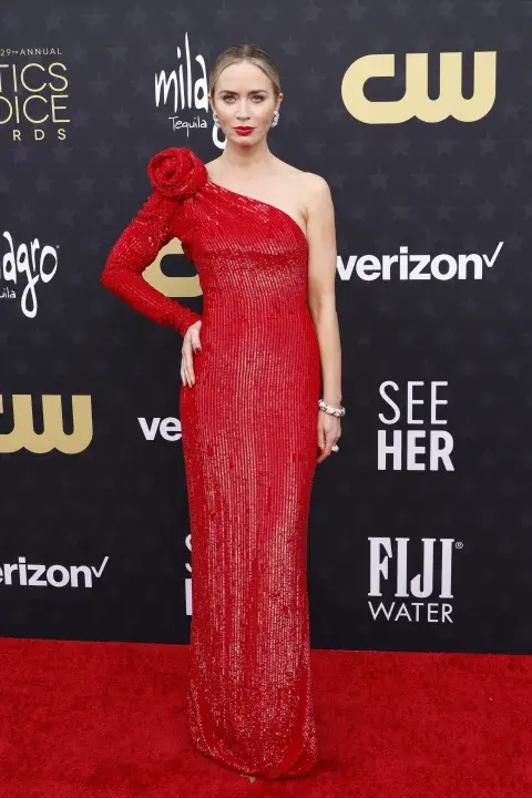 Emily Blunt en la alfombra roja de los Critics Choice Awards 2024. Emily Blunt en la alfombra roja de los Critics Choice Awards 2024.