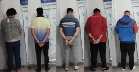 Cinco de los nueve detenidos por el crimen de Tomás Cuello, asesinado a puñaladas en Santa Teresita. Cinco de los nueve detenidos por el crimen de Tomás Cuello, asesinado a puñaladas en Santa Teresita.