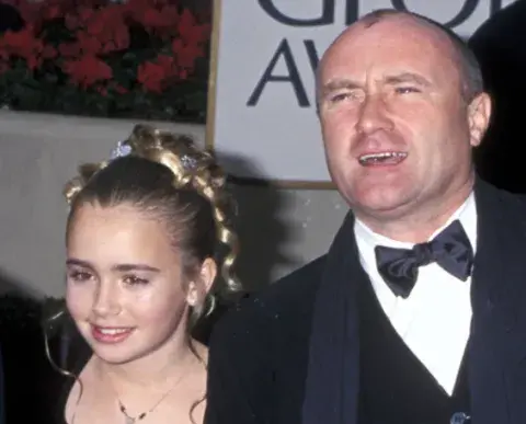 Lily Collins: el tierno posteo que le dedicó a su papá. Lily Collins: el tierno posteo que le dedicó a su papá.