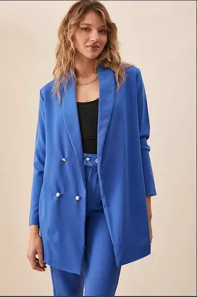 Blazer y pantalon sastrero, Rimmel $50.355 y $30.865 Blazer y pantalon sastrero, Rimmel $50.355 y $30.865