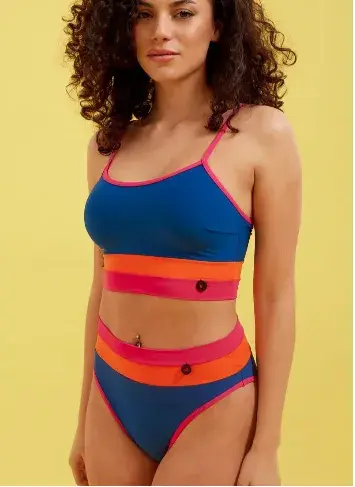 Bikini con bombacha alta y corpiño top, Selú $38.100 y $18.250 Bikini con bombacha alta y corpiño top, Selú $38.100 y $18.250
