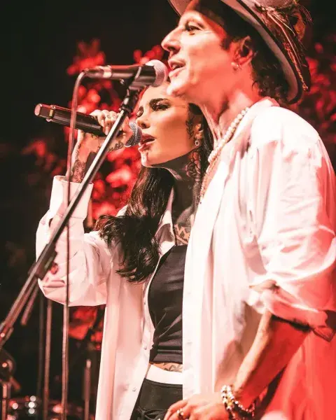 Candelaria Tinelli y Coti Sorokin.