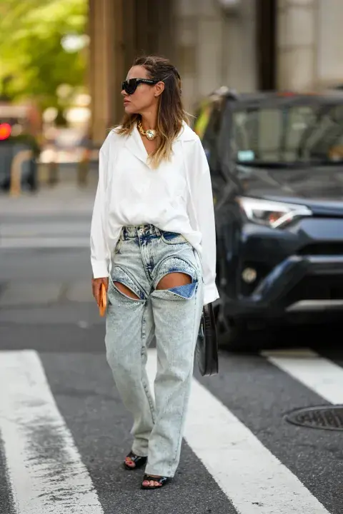 Cut out jean. Un look clásico con un giro trendy. Cut out jean. Un look clásico con un giro trendy.