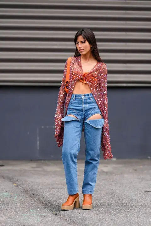 Cut out jean. Un look casual para todos los días. Cut out jean. Un look casual para todos los días.