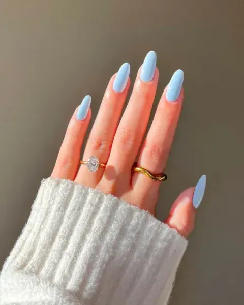 Las blue nails son toda una tendencia en sí mismas y en tono pastel queda genial. Las blue nails son toda una tendencia en sí mismas y en tono pastel queda genial.