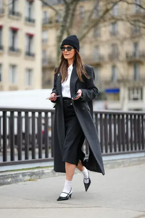 Look office, las medias le dan un toque muy canchero.  