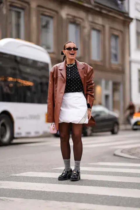 Look casual con superposición de medias, divino!