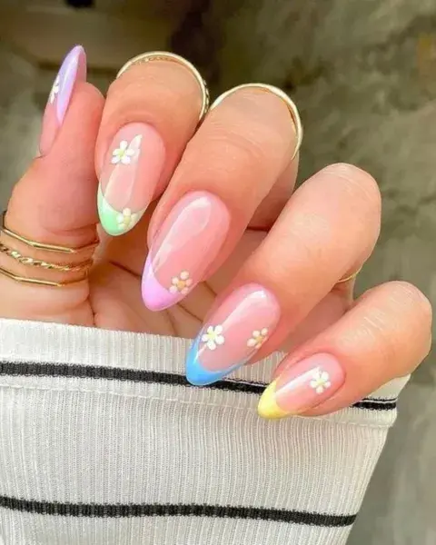 Aprovechando el diseño clásico de las francesitas, suman unas flores que son muy fáciles de hacer. Aprovechando el diseño clásico de las francesitas, suman unas flores que son muy fáciles de hacer.