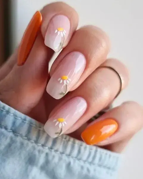 El naranja, amarillo y blanco funciona siempre y este diseño la rompe. El naranja, amarillo y blanco funciona siempre y este diseño la rompe.