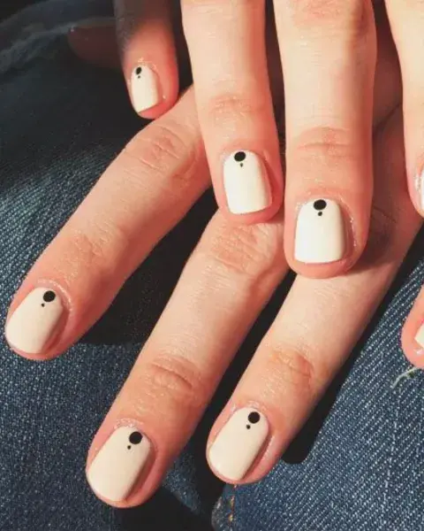 También podés usar el blanco pleno como base de un diseño con dots. También podés usar el blanco pleno como base de un diseño con dots.
