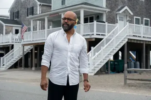 Jeffrey Wright en la película Ficción estadounidense. Jeffrey Wright en la película Ficción estadounidense.